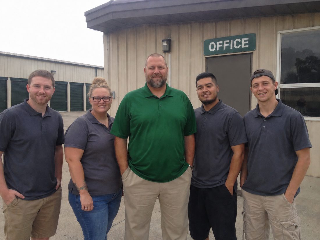Pest control professionals in Pembroke Pines, FL